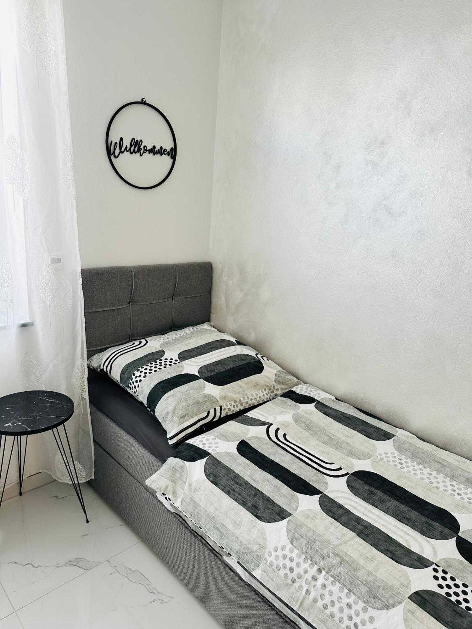 Bee61 * Langen Exklusiv Fuer 4 Personen *vollausstattung Mit Kueche* Inklusive Terrasse Apartment Langen (Hessen)