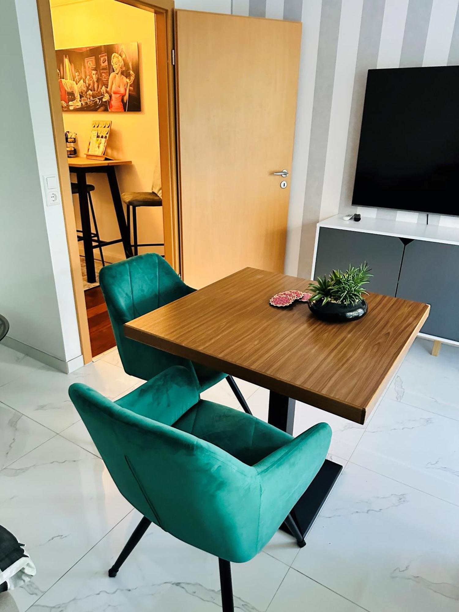 Apartment Bee61 * Langen Exklusiv Fuer 4 Personen *vollausstattung Mit Kueche* Inklusive Terrasse *