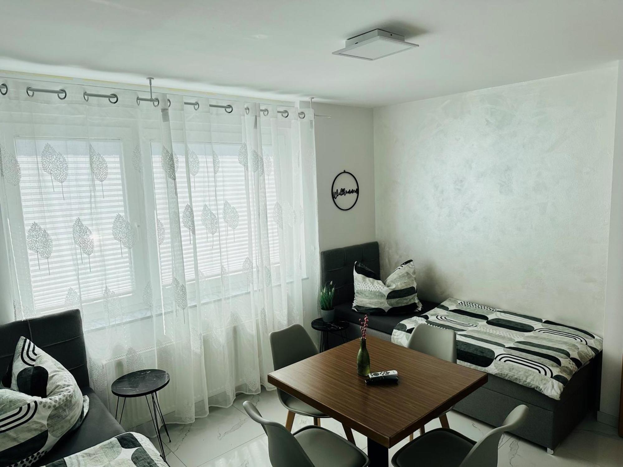 Bee61 * Langen Exklusiv Fuer 4 Personen *vollausstattung Mit Kueche* Inklusive Terrasse * Langen (Hessen)